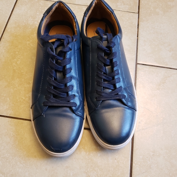 Shoes - Picture 2 of 4